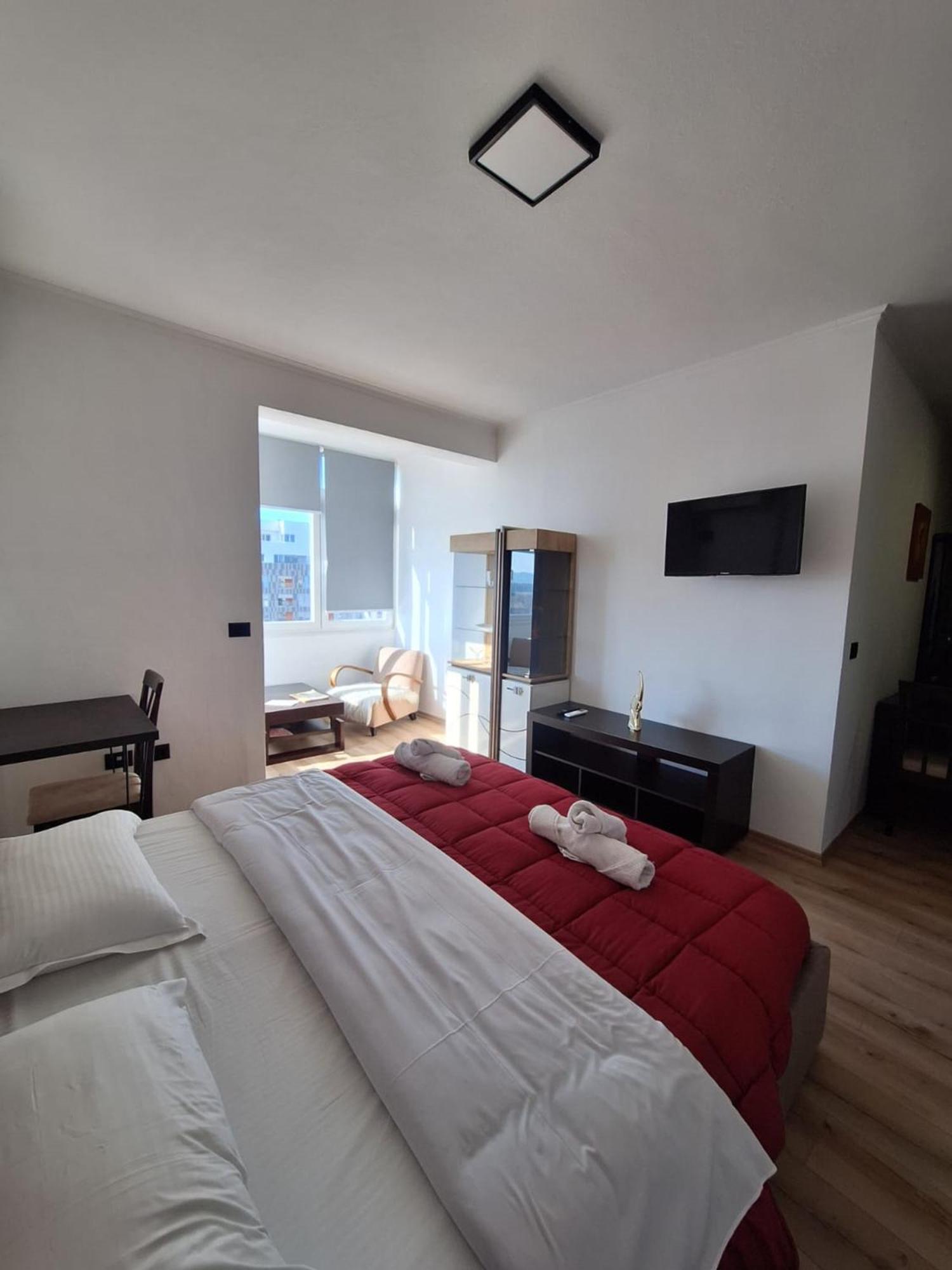 Albania Apartment Near Tirana City Center Double Or Twin Bed Exterior foto