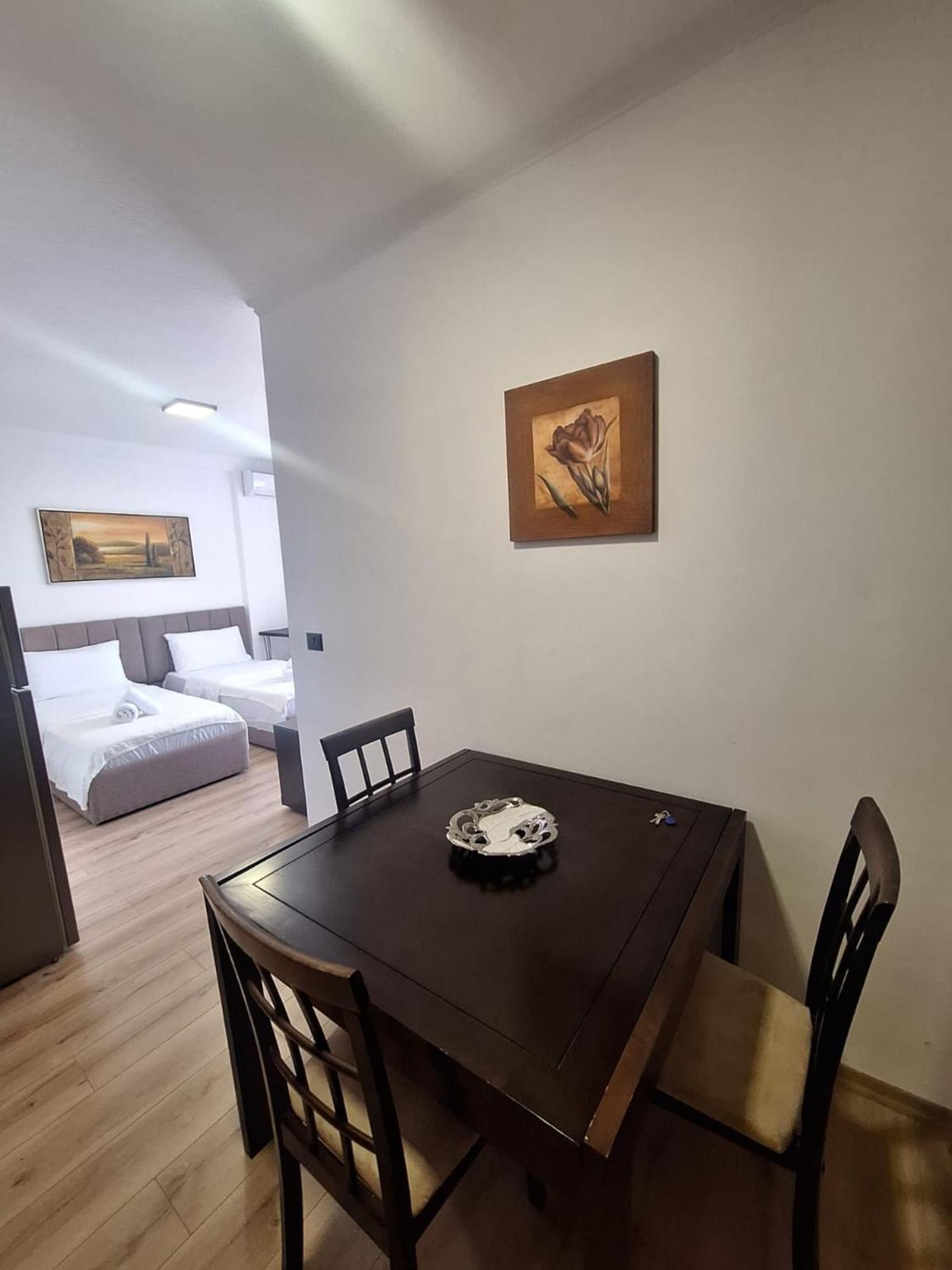 Albania Apartment Near Tirana City Center Double Or Twin Bed Exterior foto